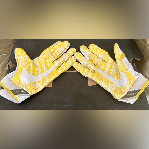 Under Armour - Picture 12 of 15